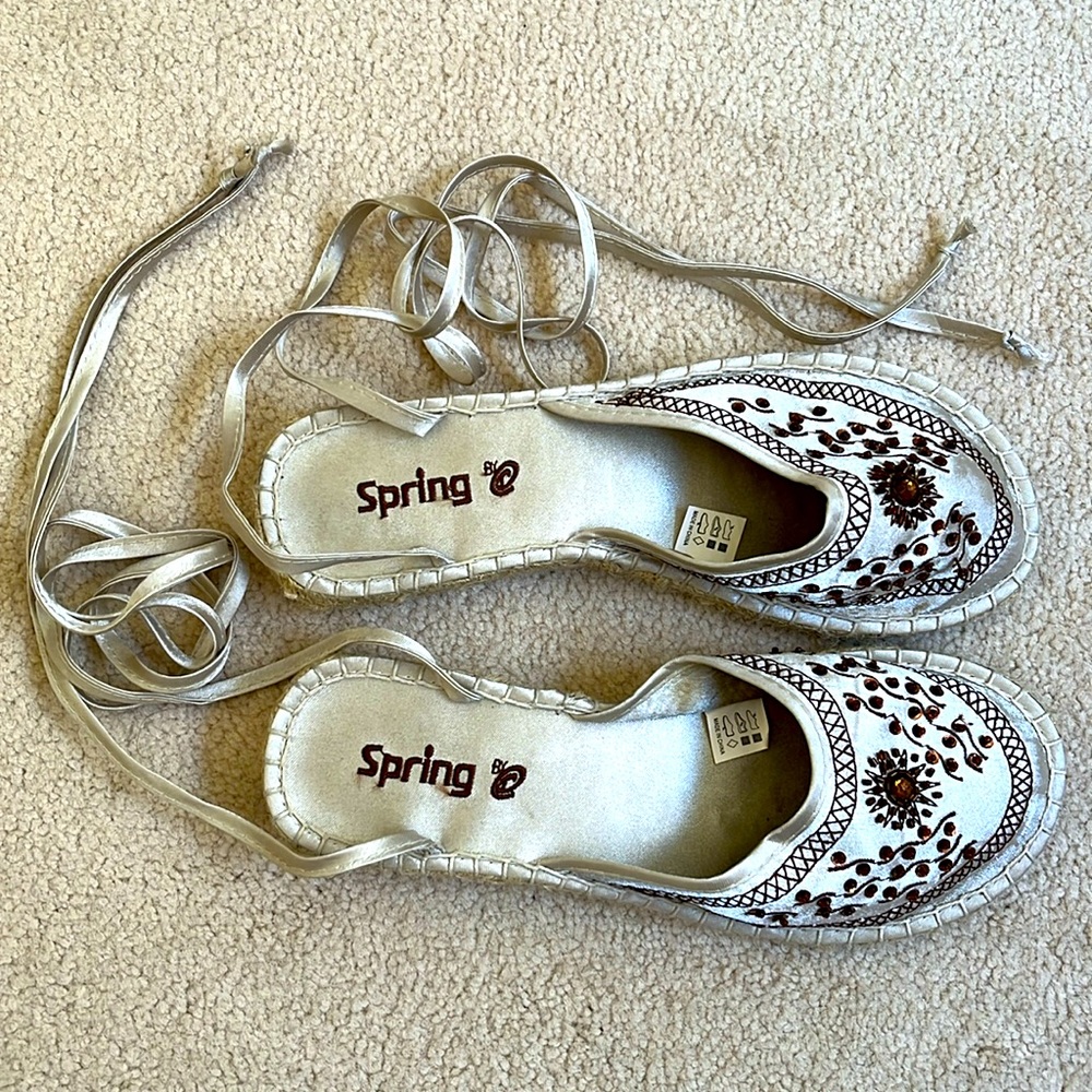 Vintage Y2K Spring espadrilles. Champagne fabric with rust beading. Size EU38